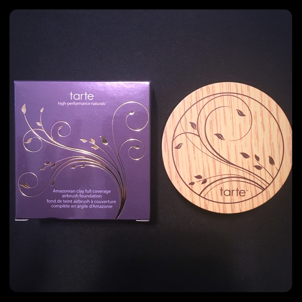 TARTE Amazonian clay airbrush foundation